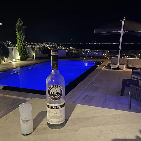 Aylinda With Private Heated Pool Villa *