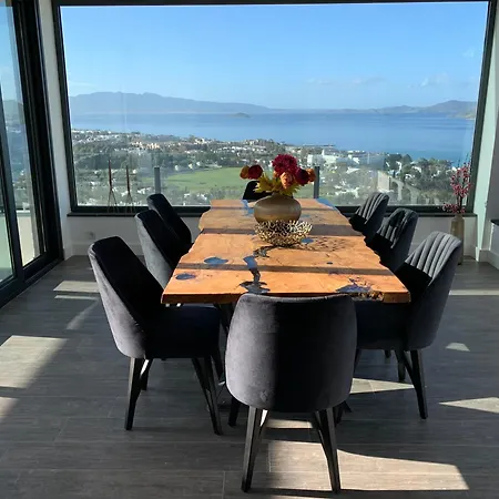 Villa Aylinda With Private Heated Pool