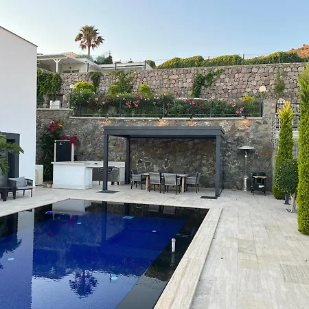 Aylinda With Private Heated Pool