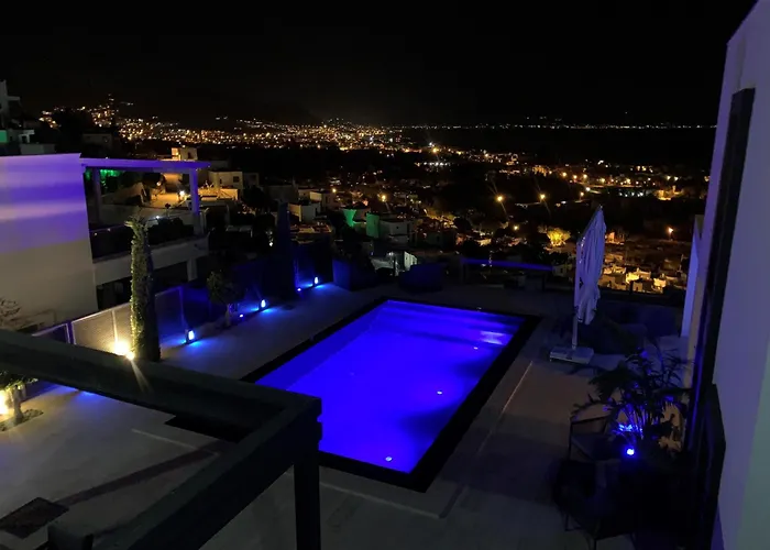 Aylinda With Private Heated Pool