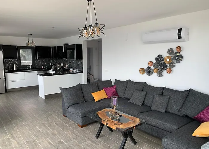 Aylinda With Private Heated Pool *