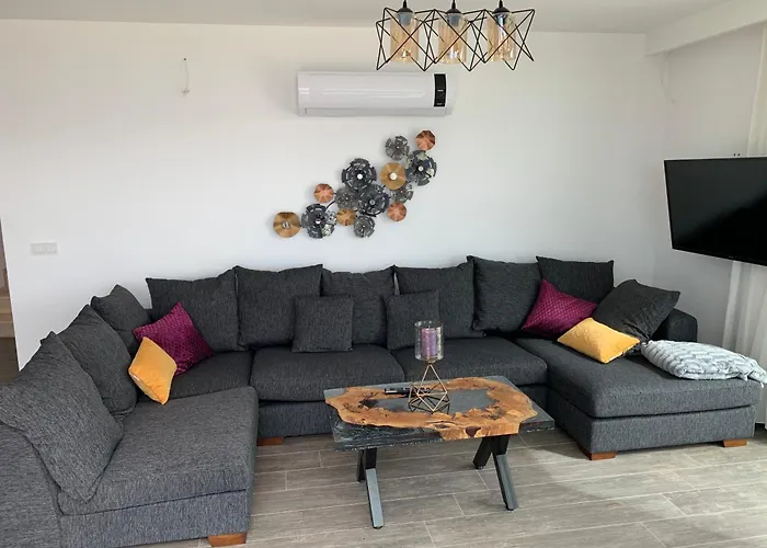 Aylinda With Private Heated Pool Villa