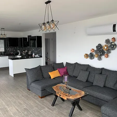 Aylinda With Private Heated Pool *