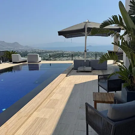 Aylinda With Private Heated Pool 博德鲁姆